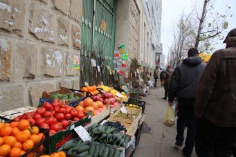 Market close to the bus station