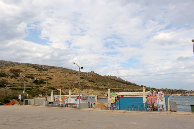 Parking lot and snack shops at Gnejna beach