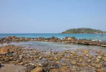 Rocks where you can find some fish to snorkel