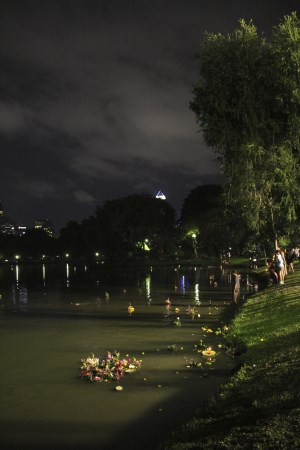 Loy krathong lumpini park