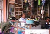 Jaipur, man in winkel