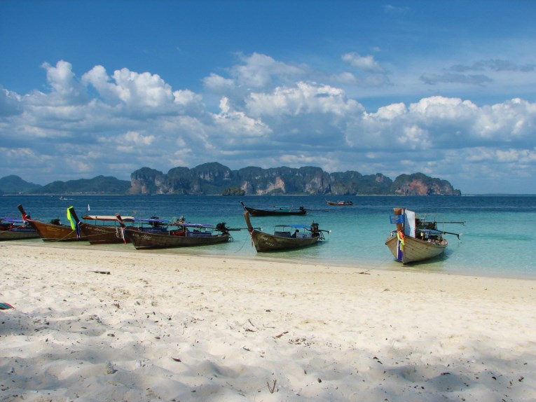 Ao nang2